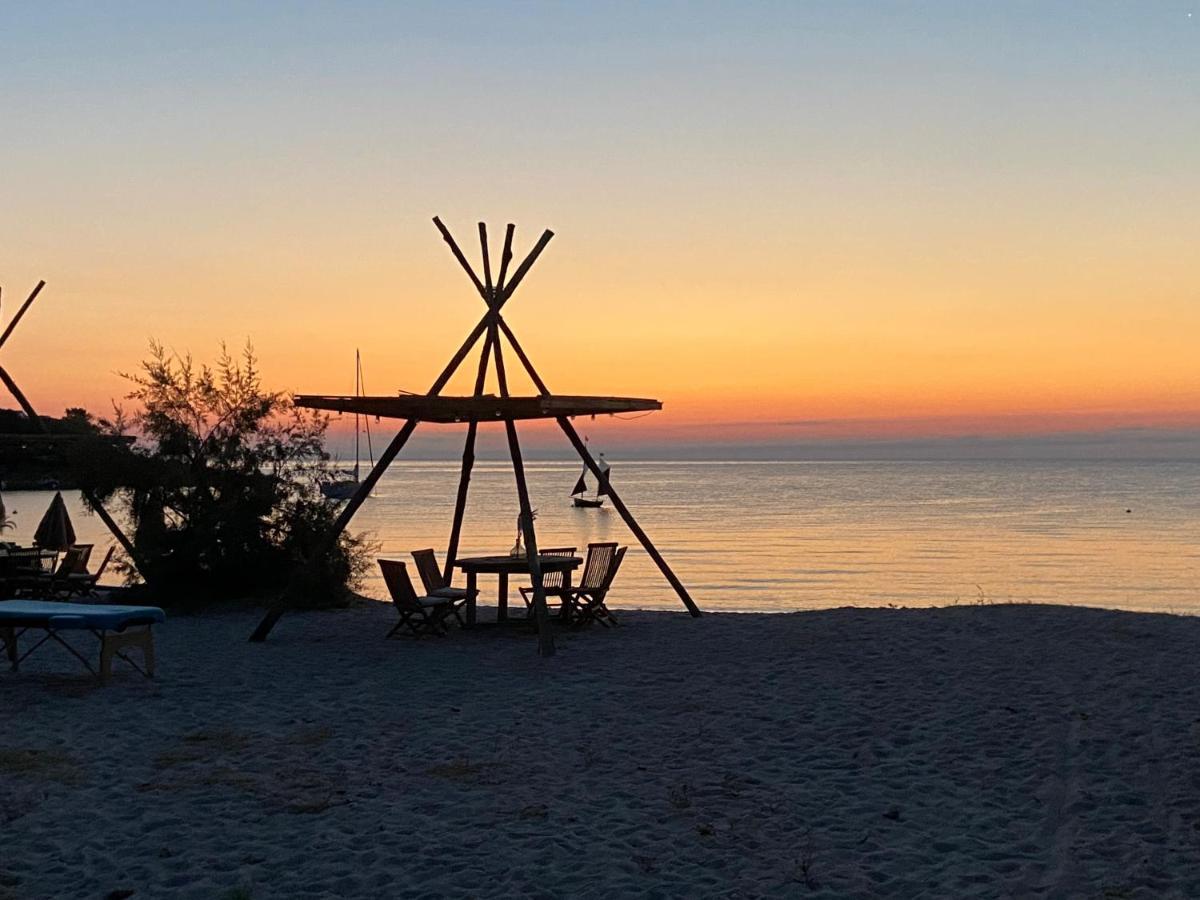 Les Lodges De La Plage U Dragulinu Sari-Solenzara Buitenkant foto