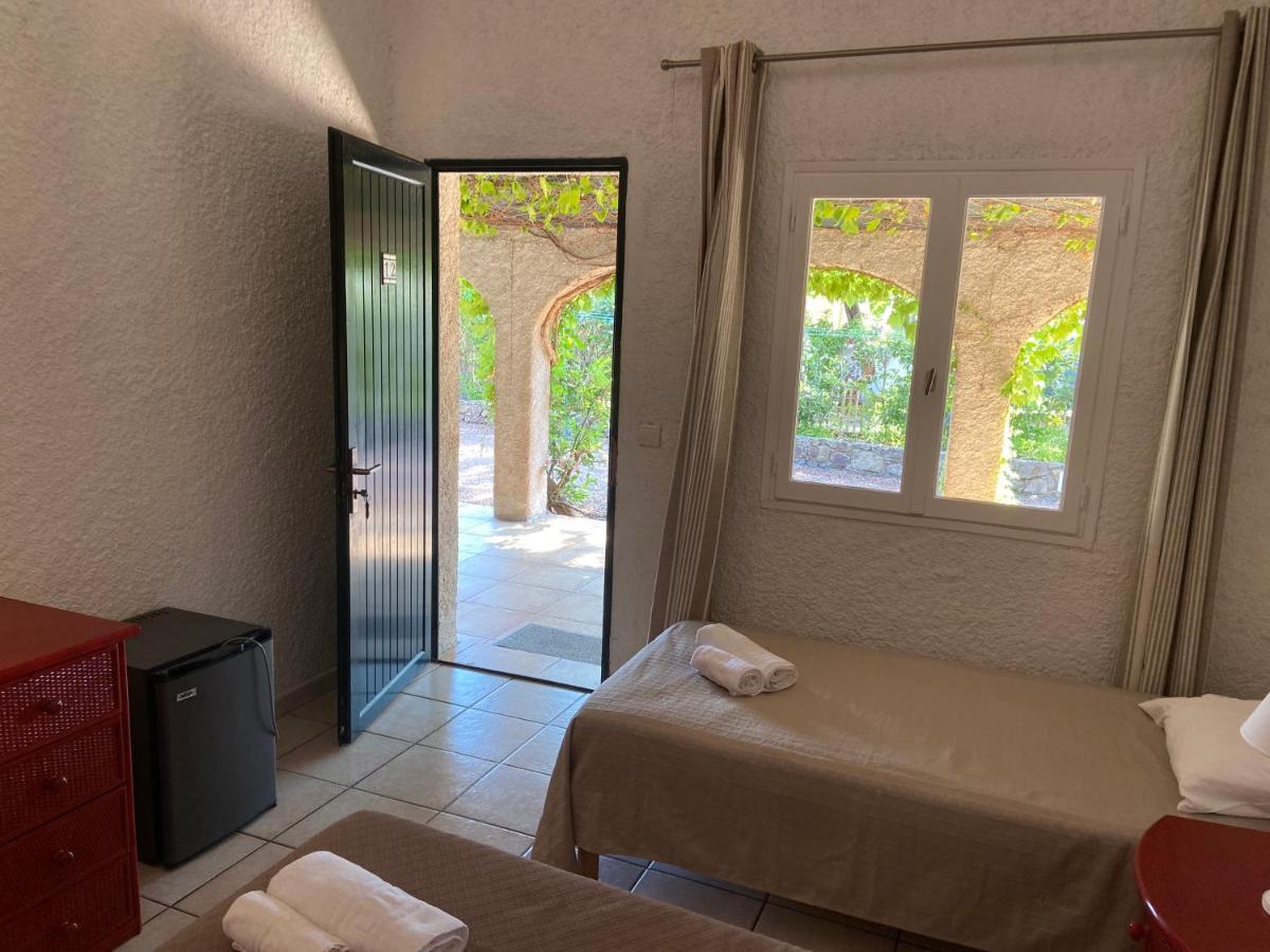 Les Lodges De La Plage U Dragulinu Sari-Solenzara Buitenkant foto