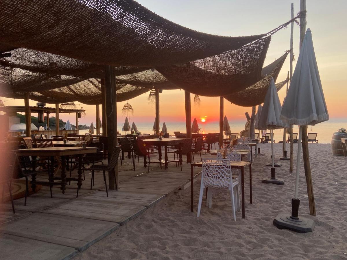 Les Lodges De La Plage U Dragulinu Sari-Solenzara Buitenkant foto